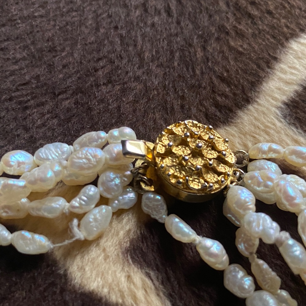 Vintage Cultured Freshwater Rice Pearl 6 Strand Bracelet with Gold Tone Clasp - Picture 6 of 7